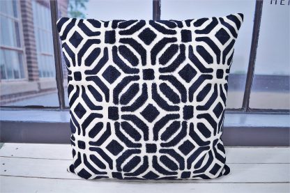 CUSCINO RICAMATO A24306 BLU BLANC & MARICLO’