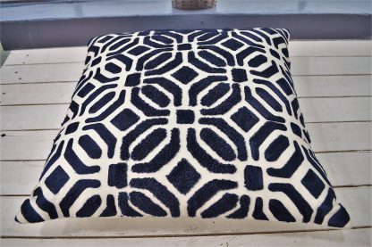 CUSCINO RICAMATO A24306 BLU BLANC & MARICLO’ - immagine 3