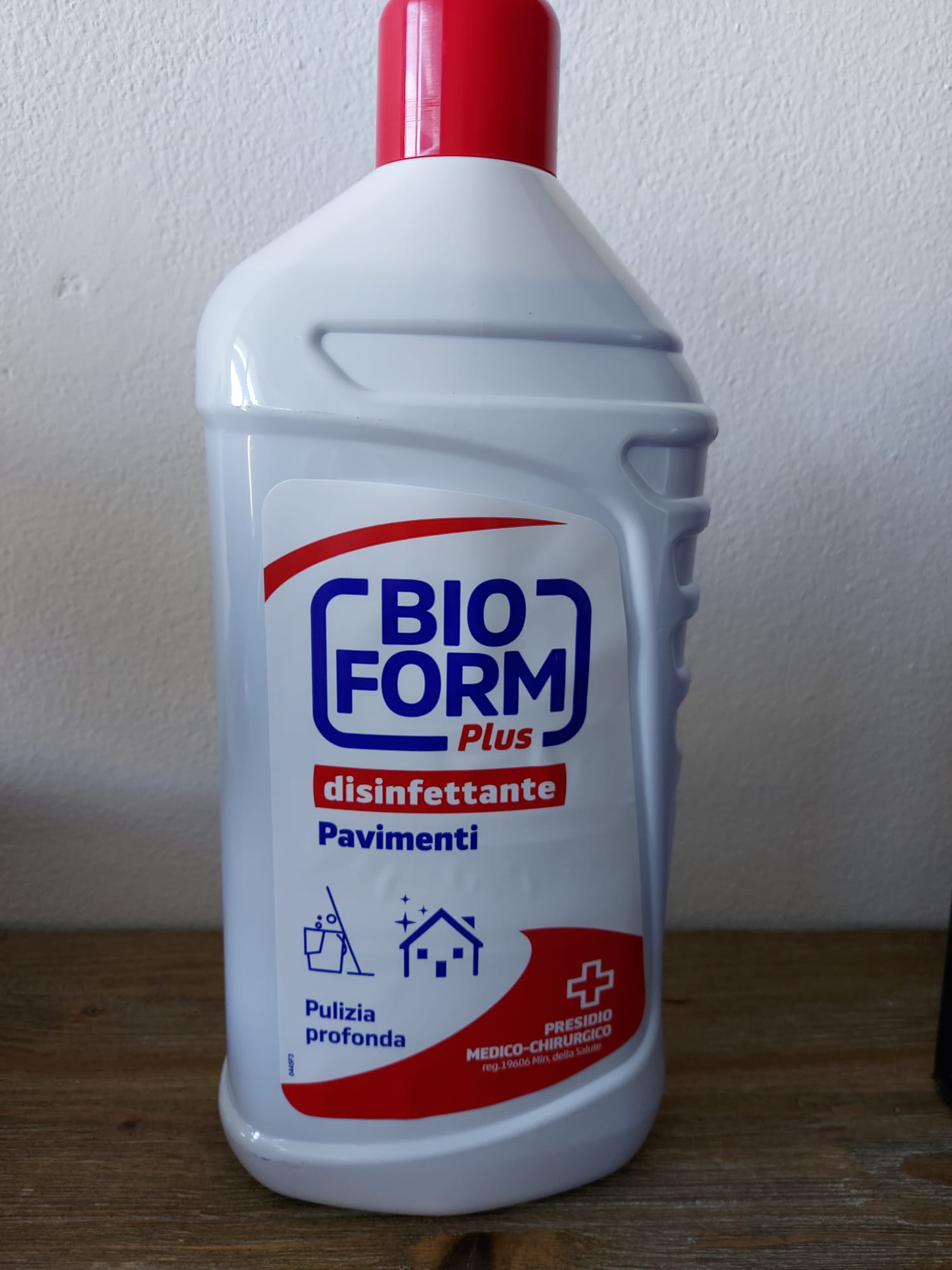 Bioform plus disinfettante pavimenti 1500ml.